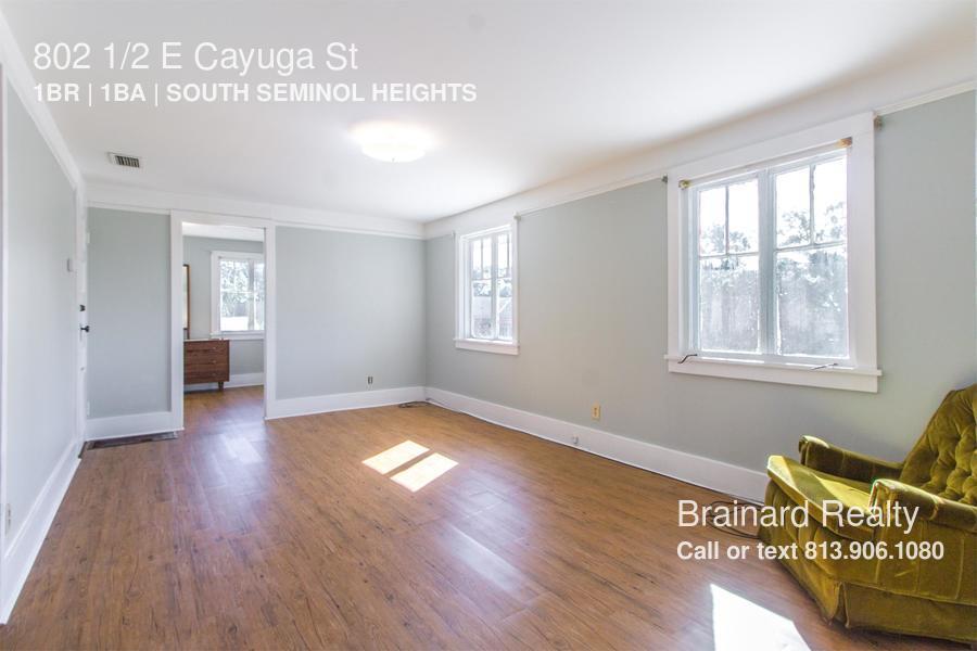 802 1/2 E Cayuga St